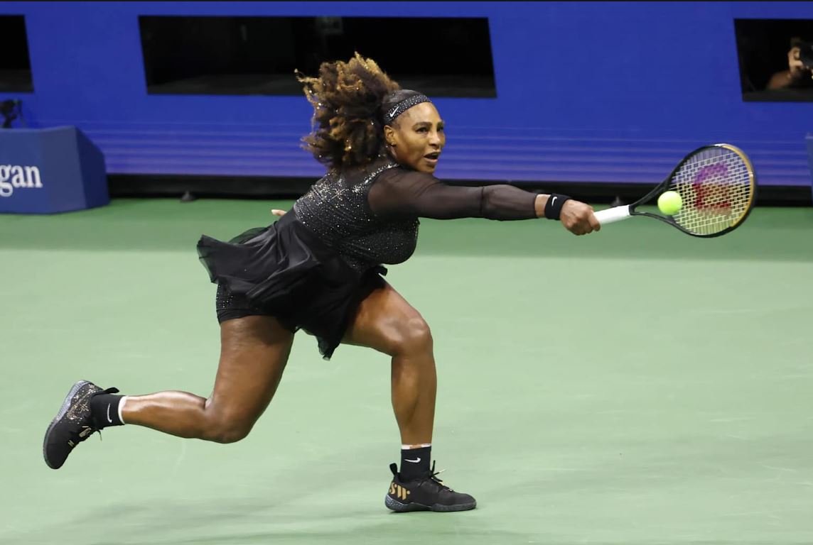 Serena Williams Queen's Club return